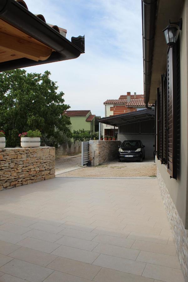 Apartment Sea Galižana Buitenkant foto