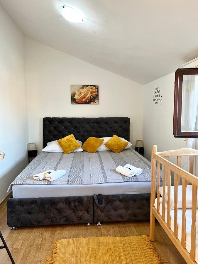 Apartment Sea Galižana Buitenkant foto
