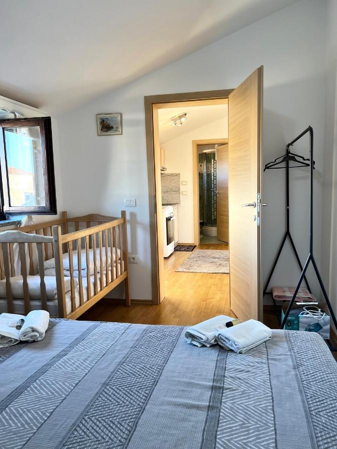 Apartment Sea Galižana Buitenkant foto