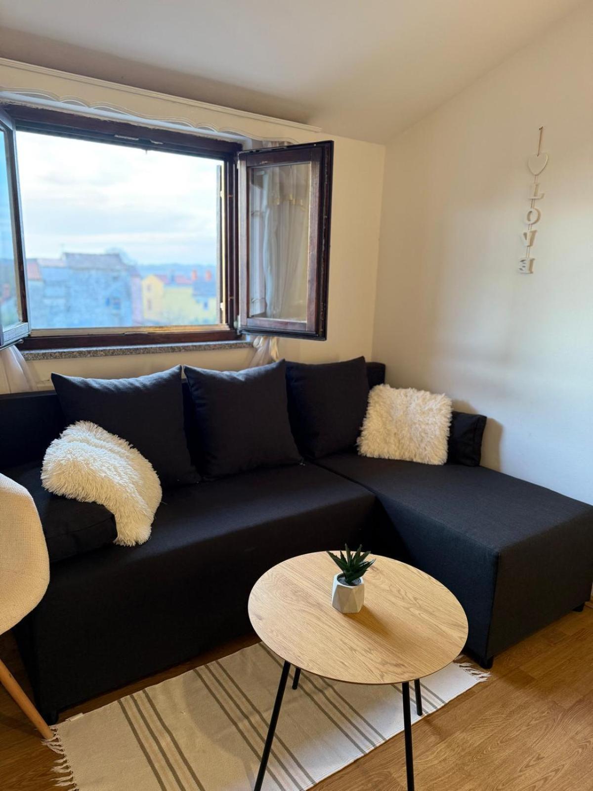 Apartment Sea Galižana Buitenkant foto